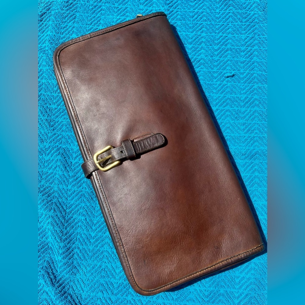 Vintage Coach Buckled Clutch - RARE 1977 (tabac)